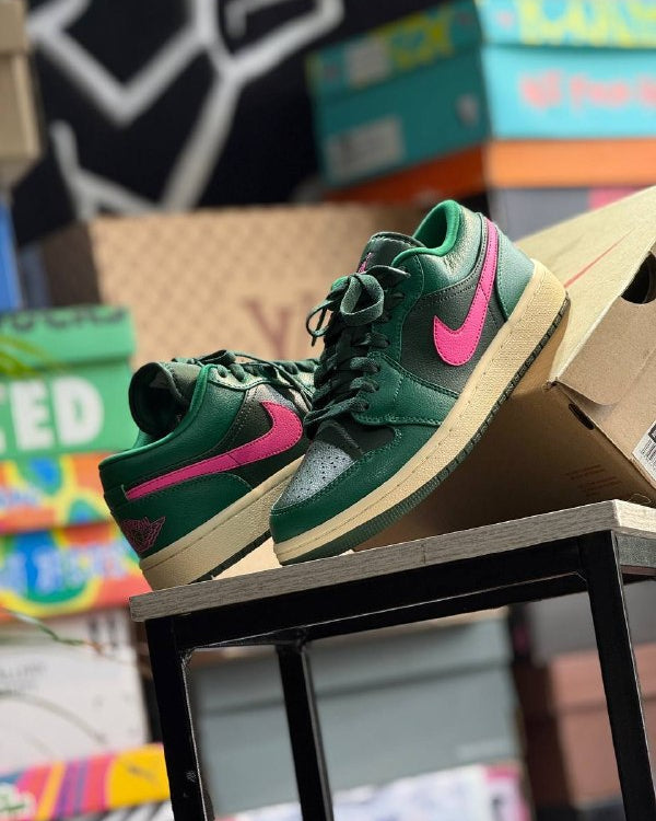 Nike Dunk Low Green Pink