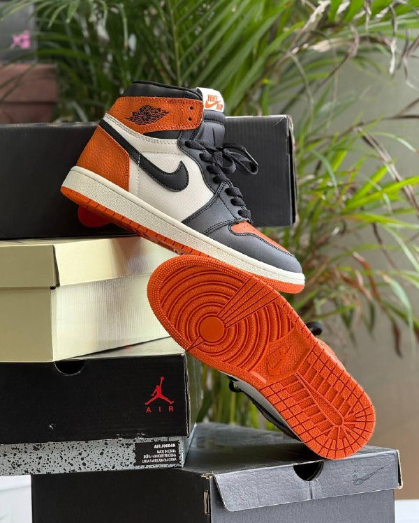 Air Jordan 1 Mid Black Orange