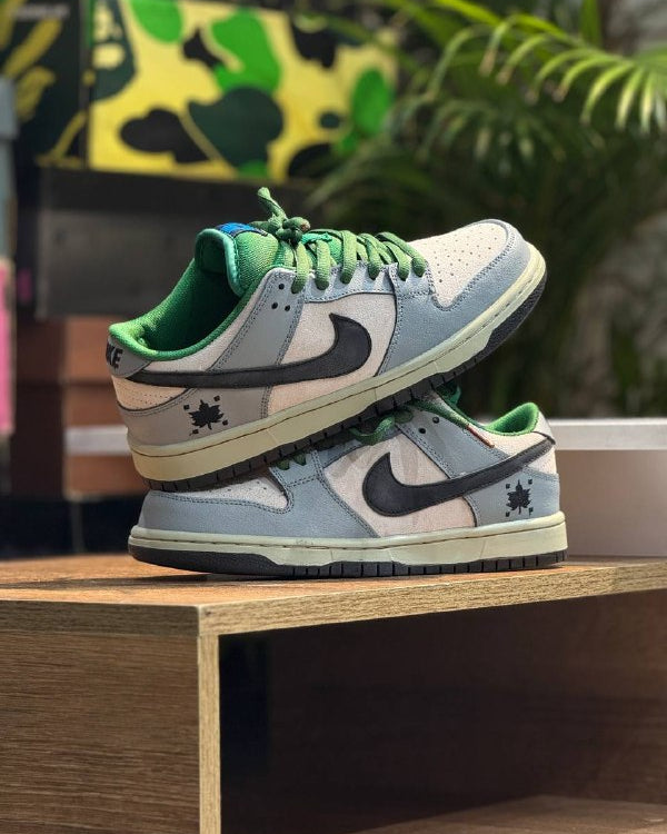 Nike SB Dunk Low “Maple Leaf”