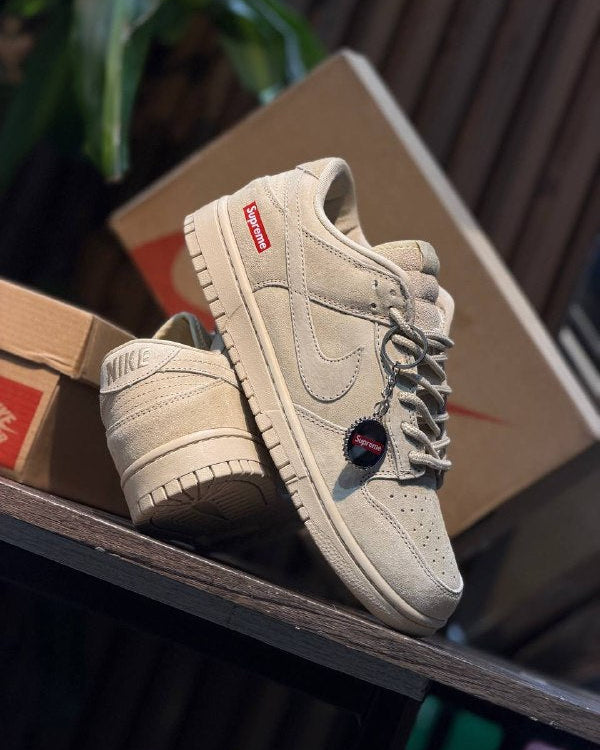 Nike SB Dunk Low x Supreme Beige