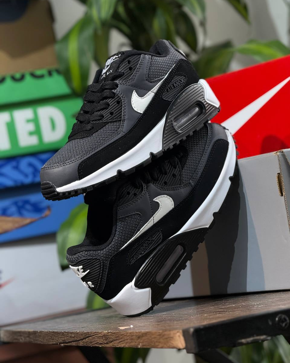 Nike Air Max 90 Core Black / Smoke Grey