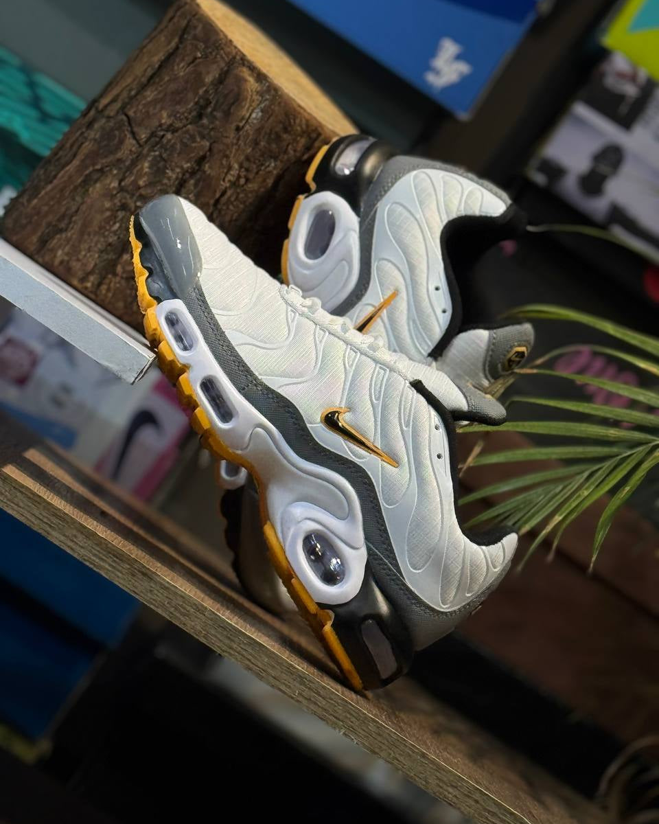 NIKE AIR MAX PLUS TN WHITE GOLD GREY