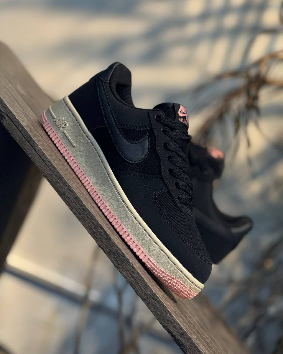 NIKE AIR FORCE 1 LOW BLACK PINK