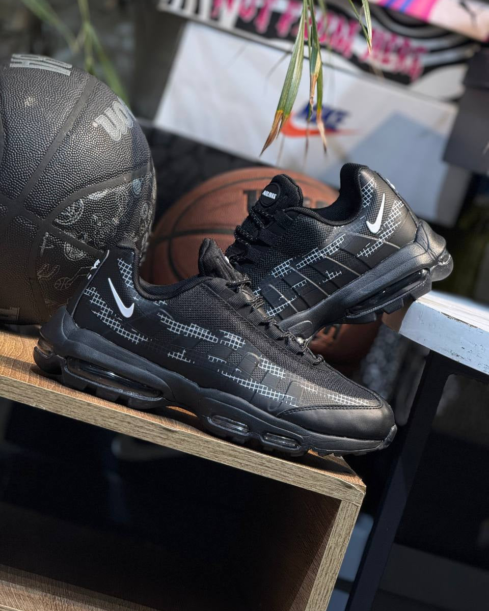 NIKE AIR MAX 95 BLACK GRID