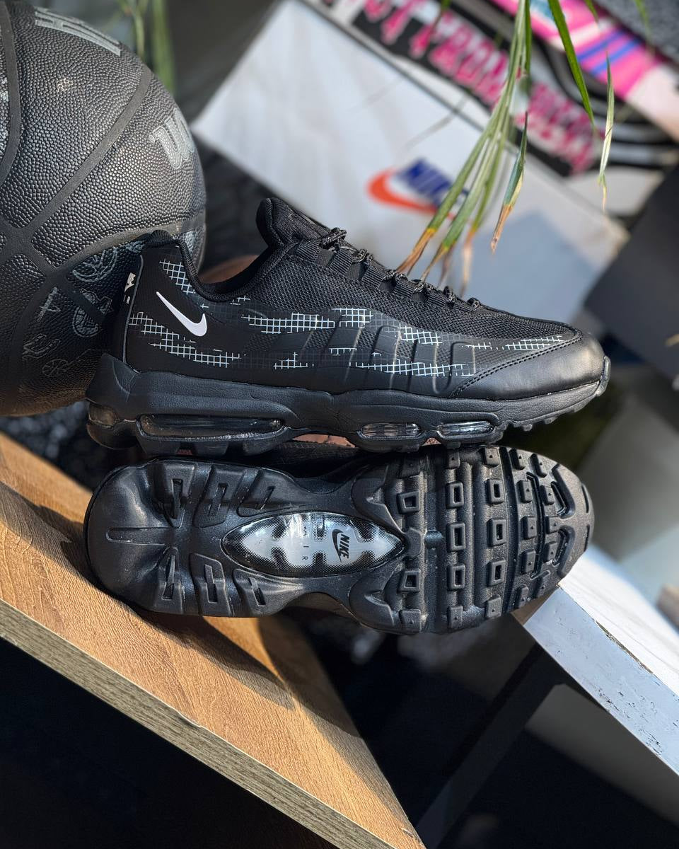 NIKE AIR MAX 95 BLACK GRID