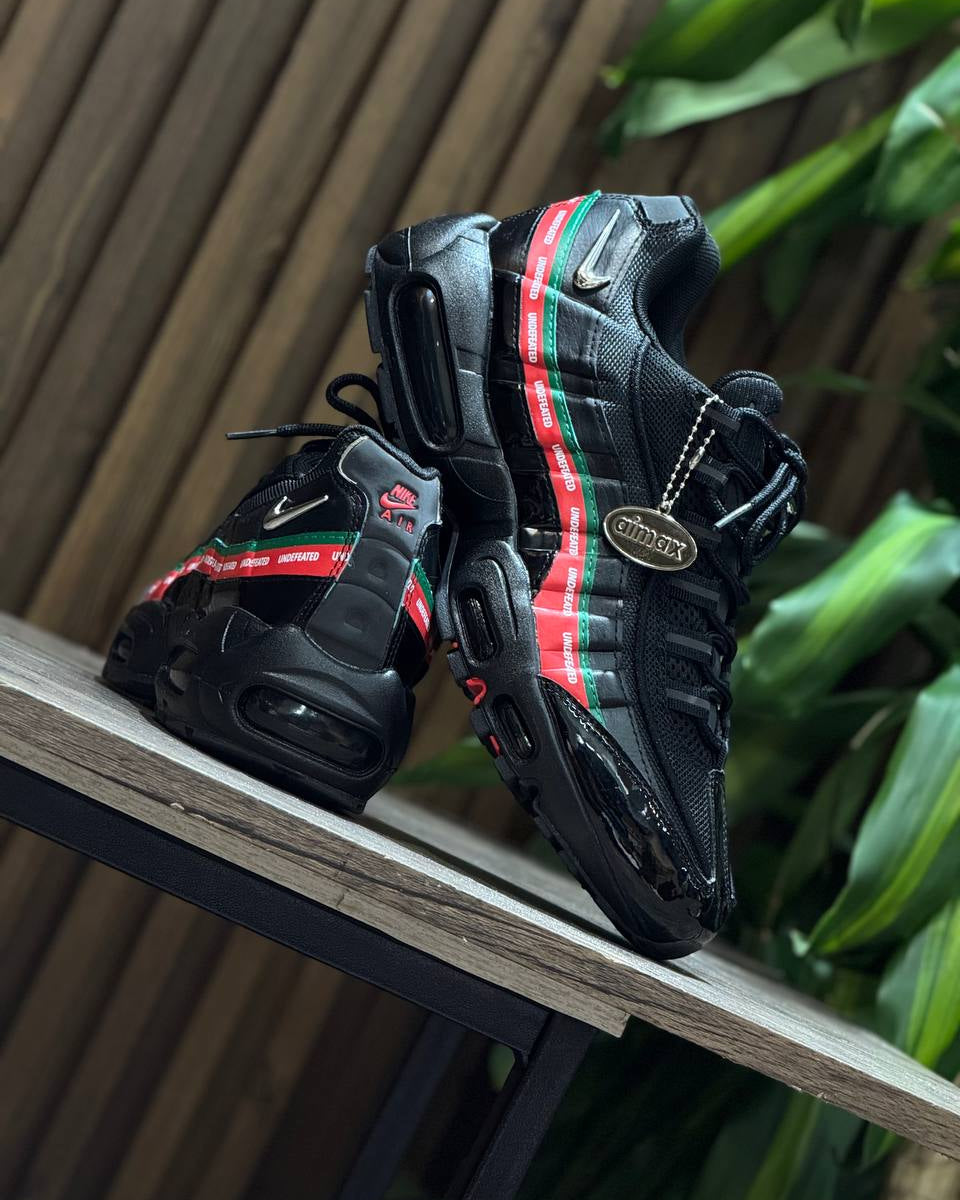 NIKE AIR MAX 95 UNDEFEATED BLACK RED GREEN