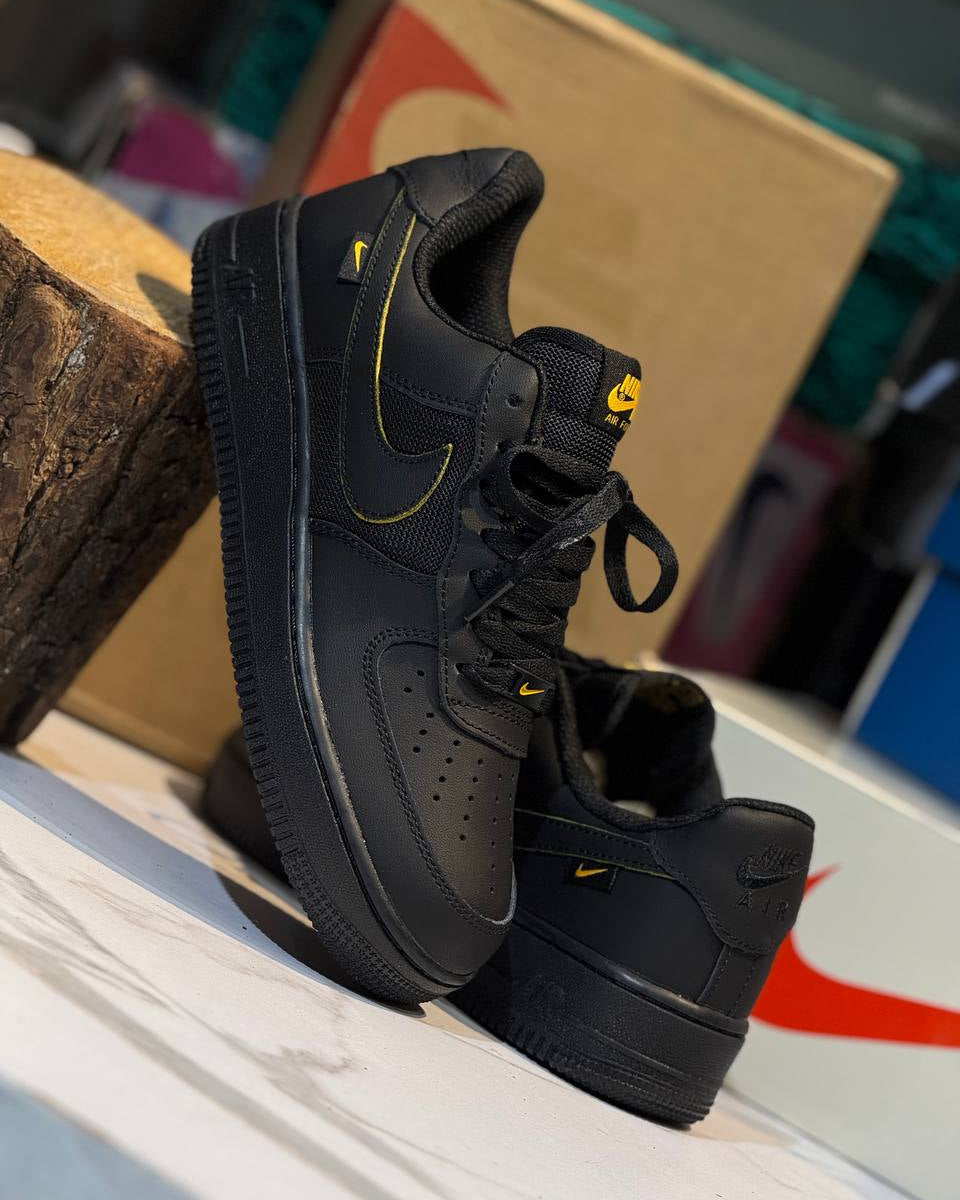NIKE AIR FORCE 1 07 BLACK