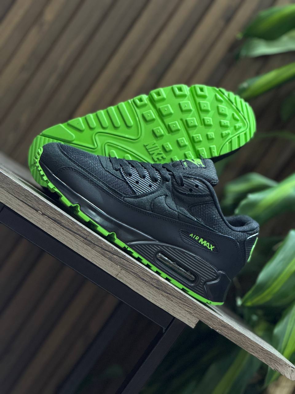 NIKE AIR MAX 90 BLACK VOLT