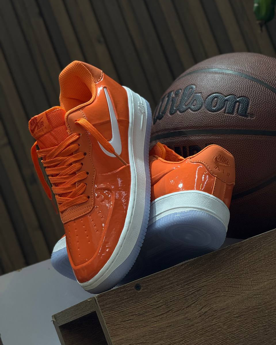 NIKE AIR FORCE 1 07 LV8 NARANJA