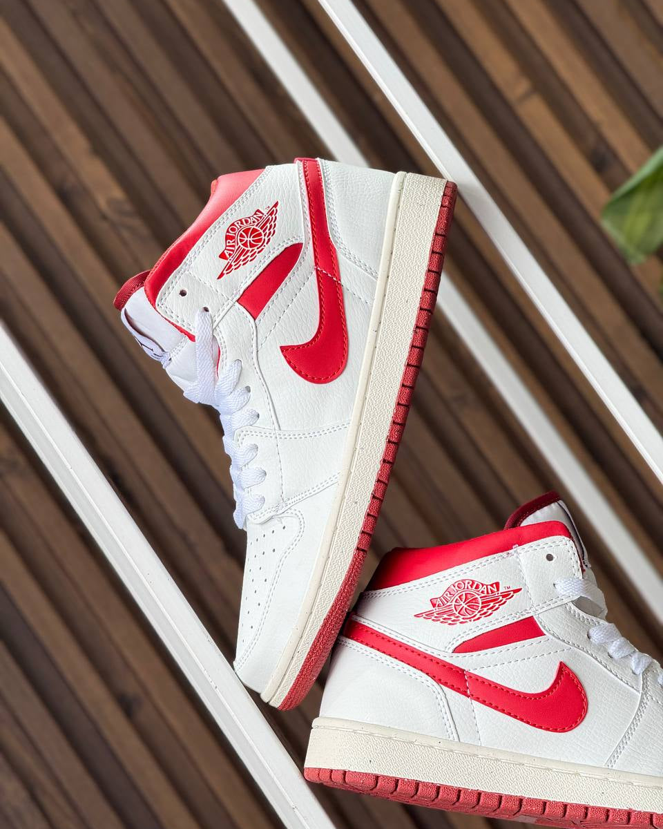 NIKE AIR JORDAN MID SE WHITE / RED