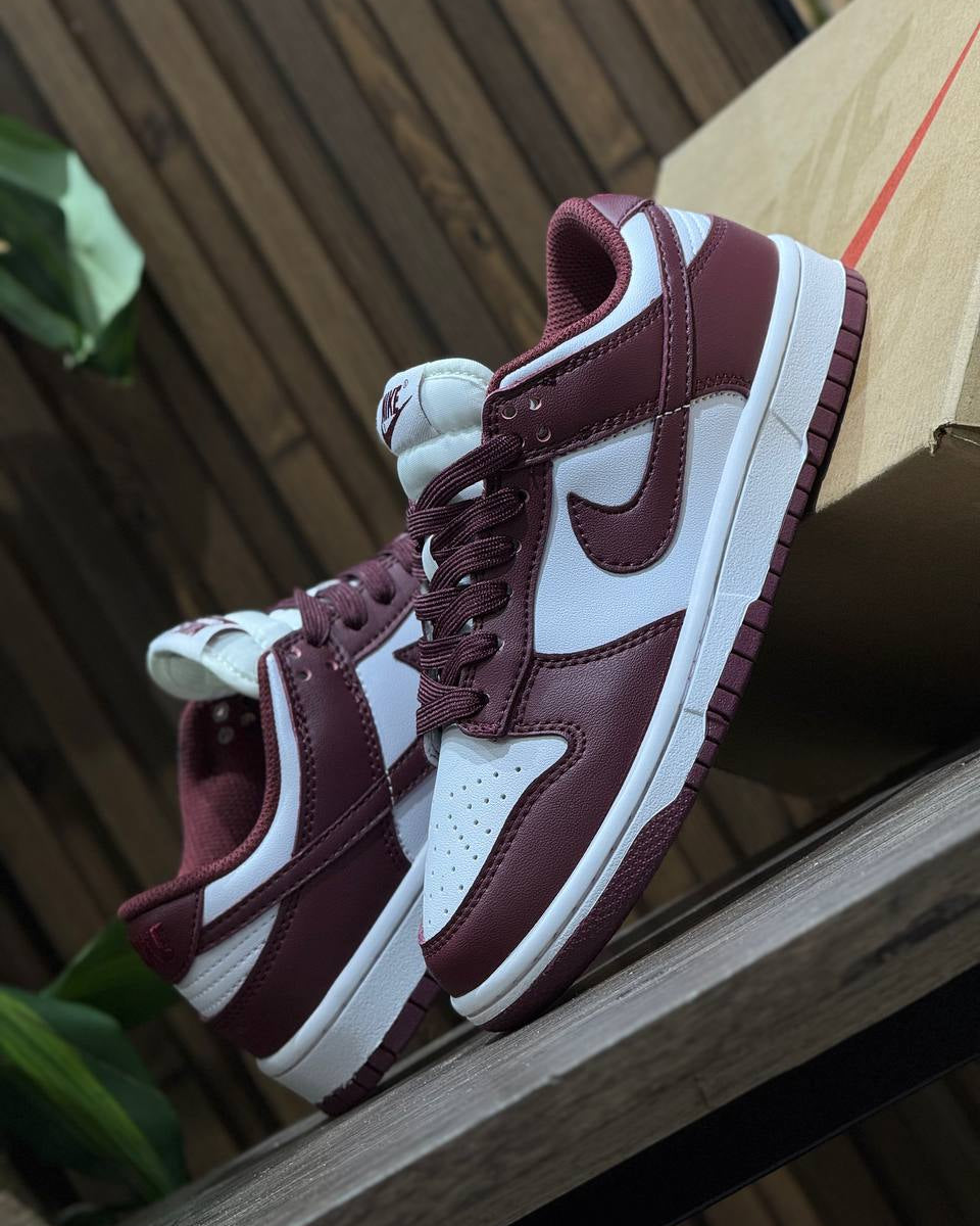 NIKE DUNK LOW BURGUNDY / WHITE
