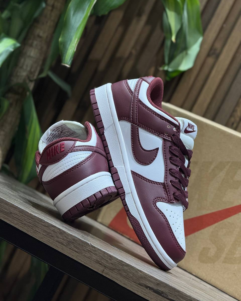 NIKE DUNK LOW BURGUNDY / WHITE