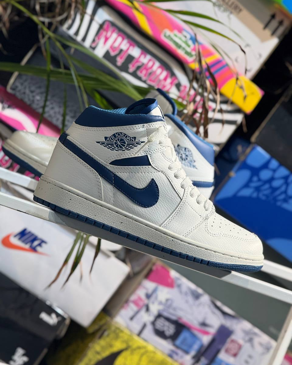 NIKE AIR JORDAN 1 MID WHITE / NAVY