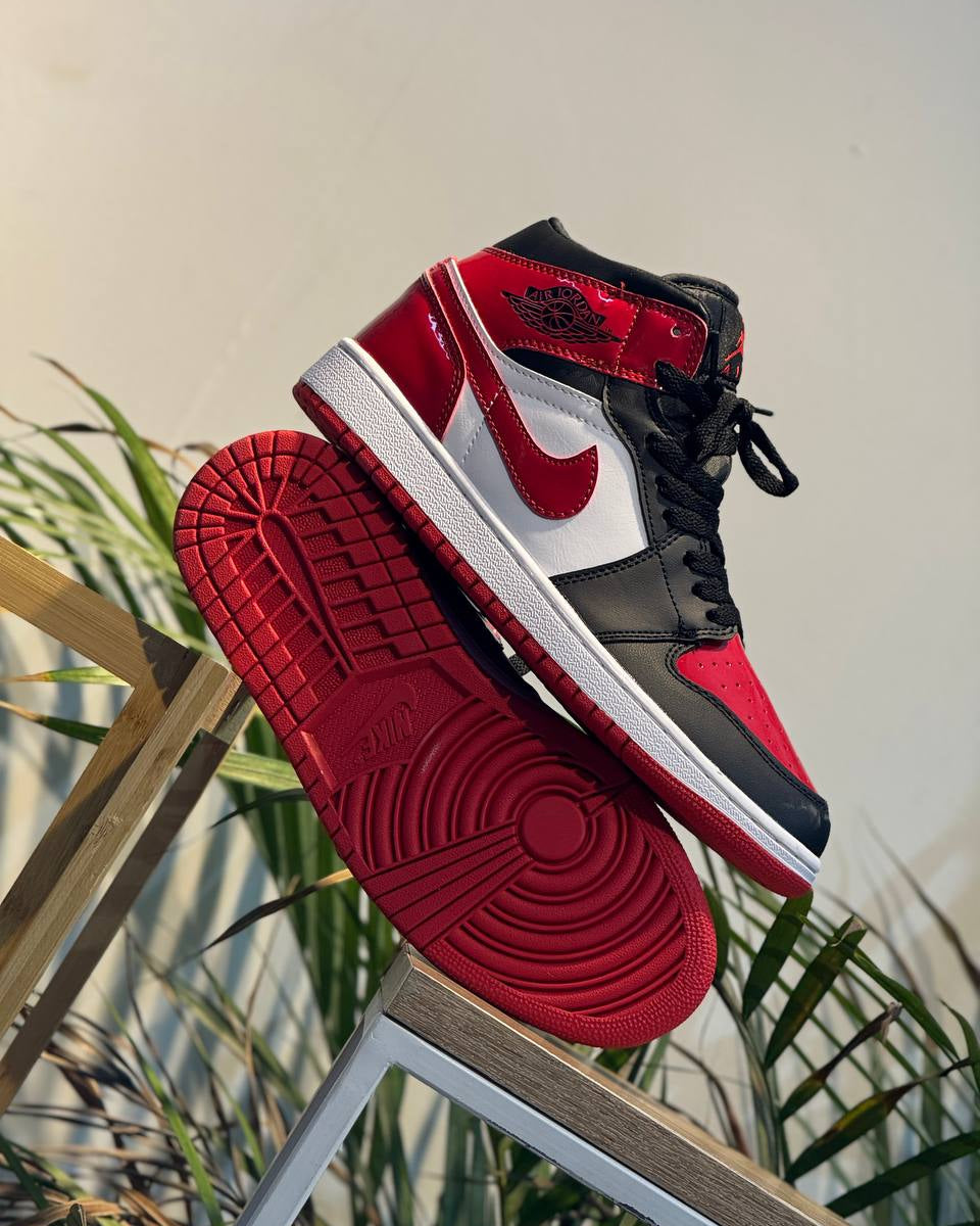 NIKE AIR JORDAN 1 MID BLACK / RED / WHITE