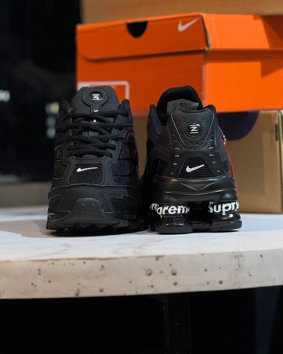 Nike Shox R4 x Supreme “Triple Black”
