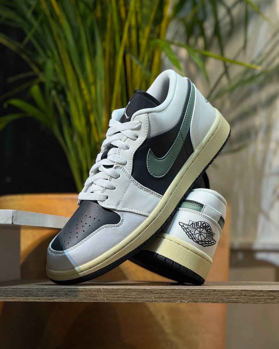 新品•27㎝　Air Jordan 1 Retro Low Shadow Air Jordan 1 Low “Shadow Green” – Web Monkey Shoes