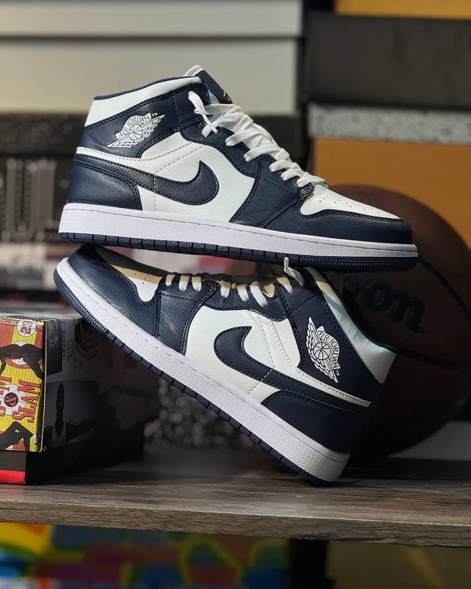 Air Jordan 1 Mid “Midnight Navy”