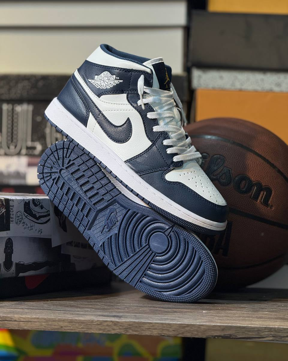 Air Jordan 1 Mid “Midnight Navy”
