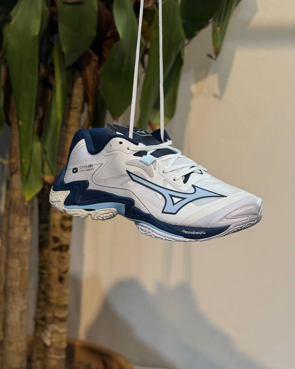 Mizuno Wave Lightning Z8 “White Ice”