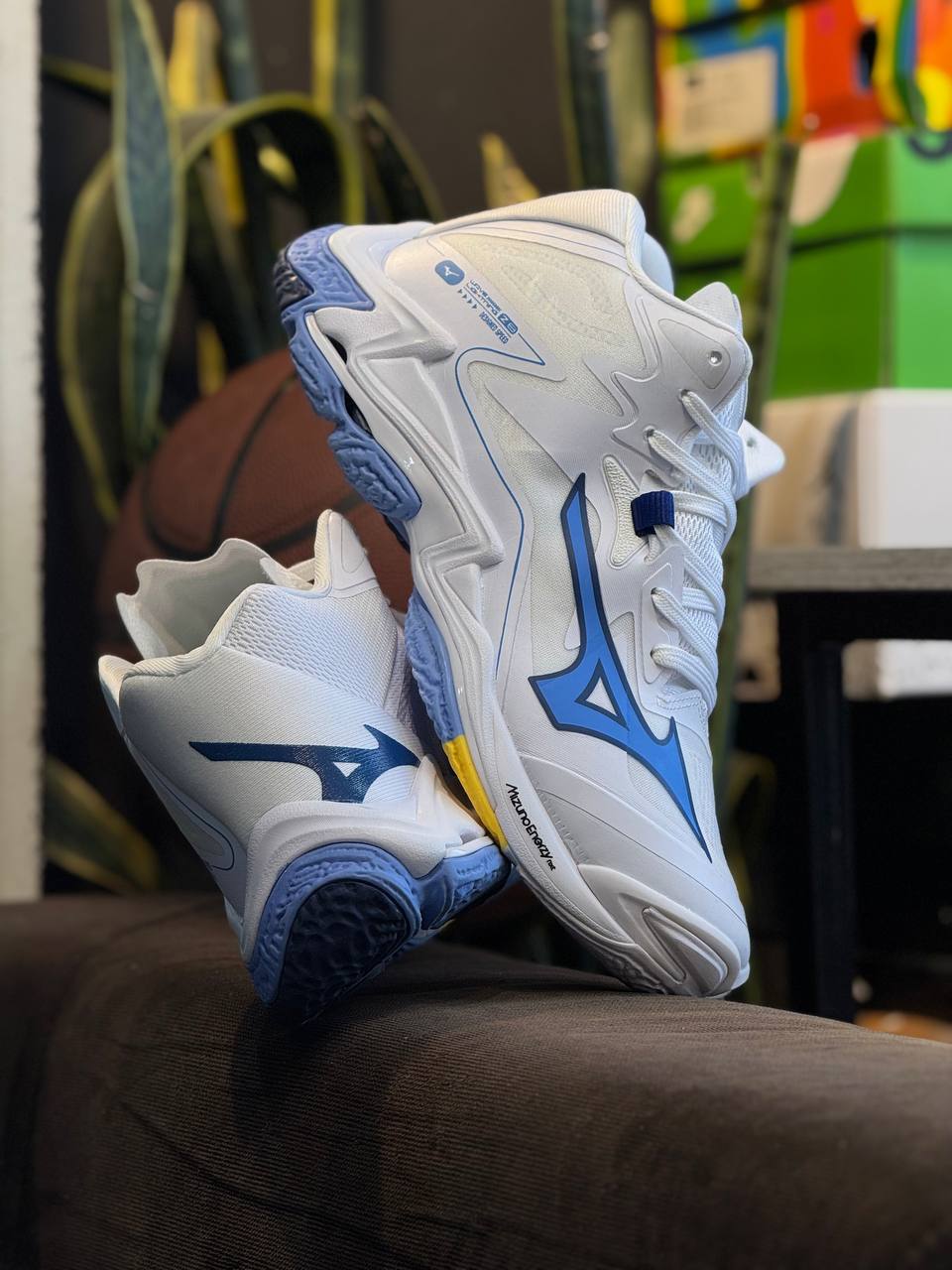 Mizuno Wave Lightning Z8 “White Ice”
