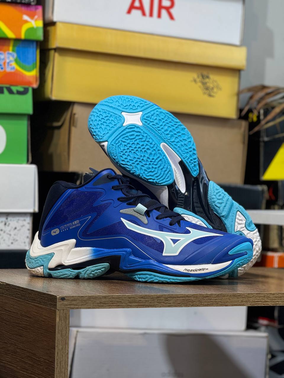 Mizuno Wave Lightning Z8 “Royal Blue”