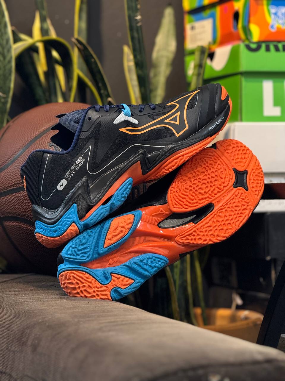 Mizuno Wave Lightning Z8 “Thunder Edition”