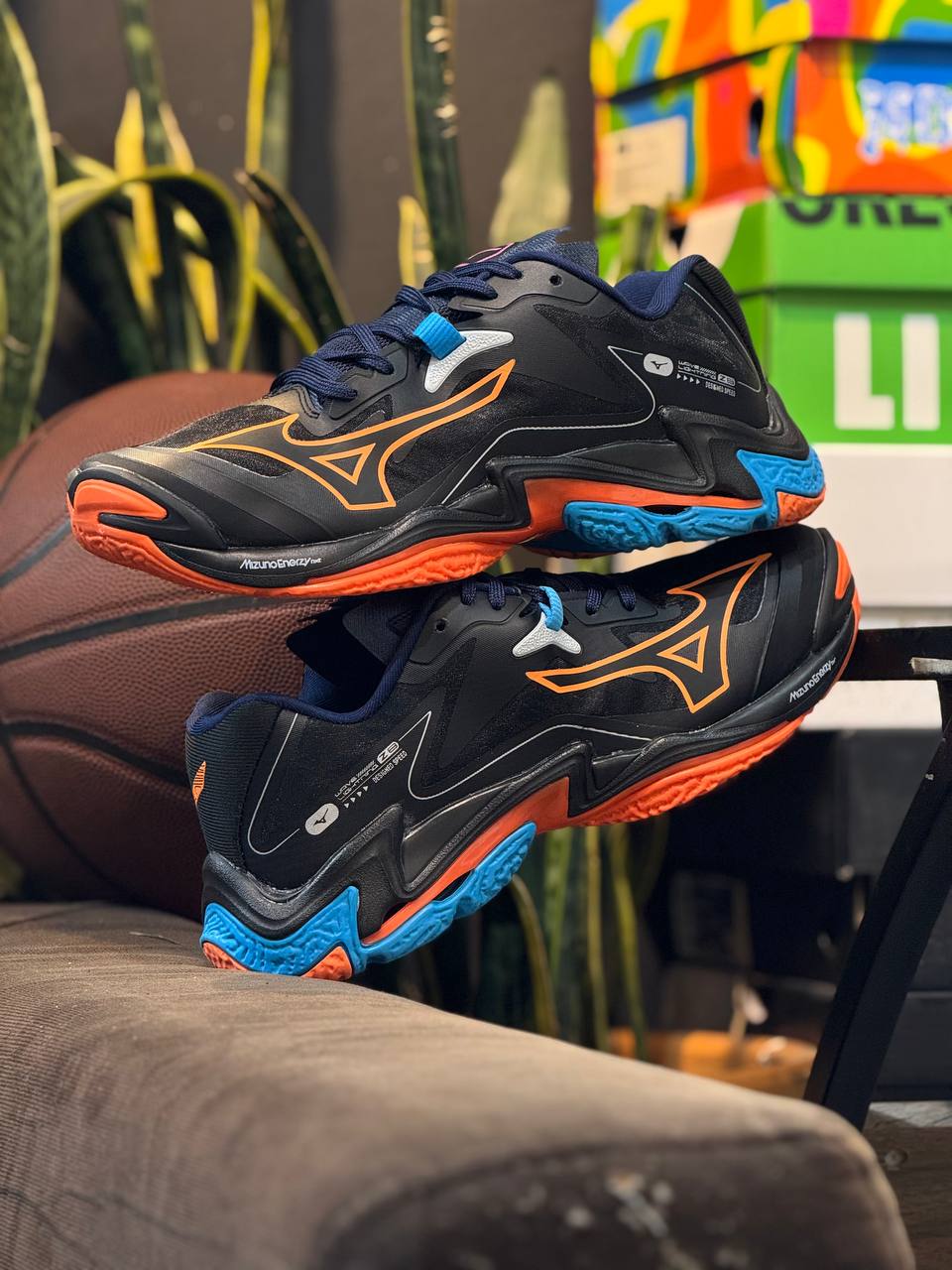 Mizuno Wave Lightning Z8 “Thunder Edition”