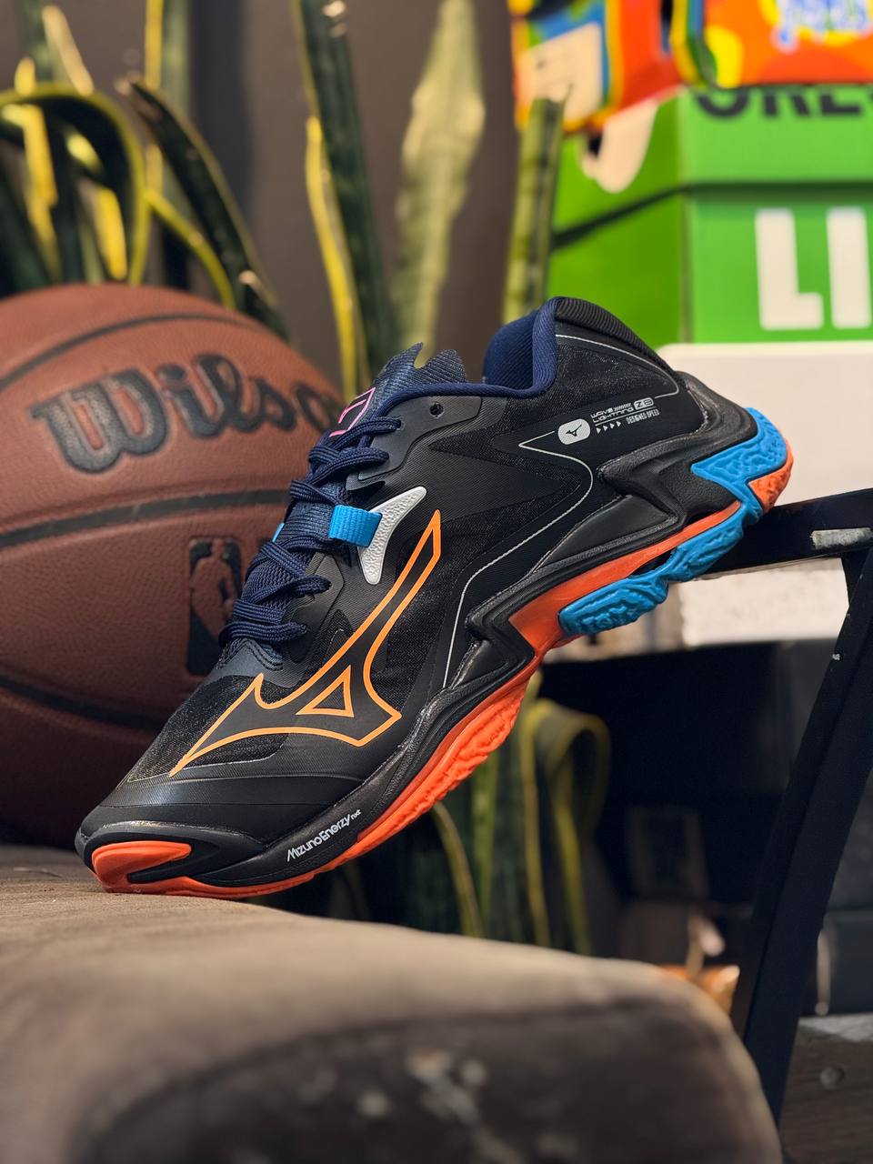 Mizuno Wave Lightning Z8 “Thunder Edition”