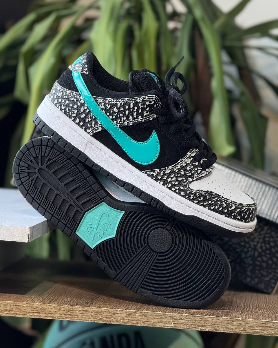 Nike SB Dunk Low “Tiffany Elephant”