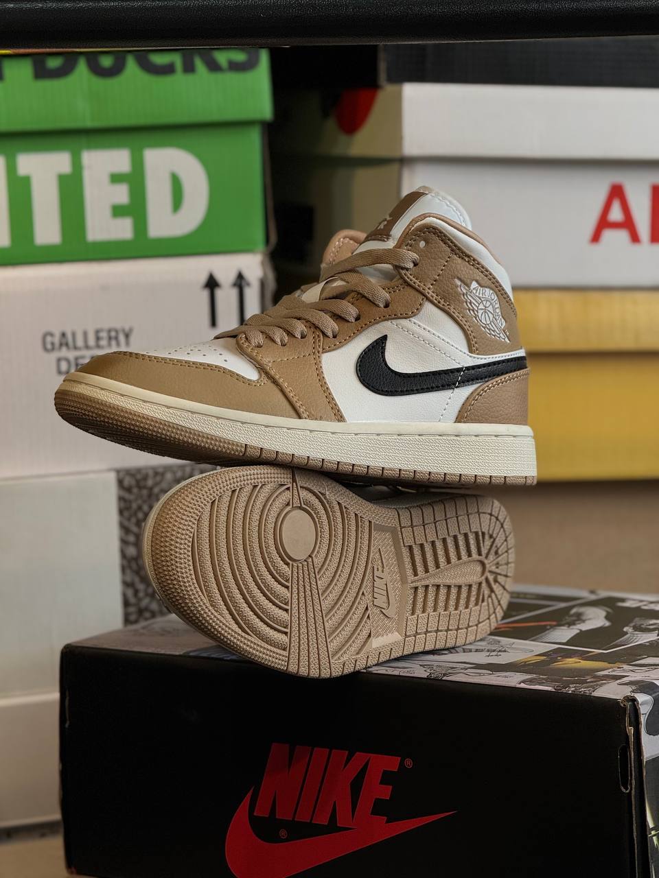 Air Jordan 1 Mid “Pale Vanilla