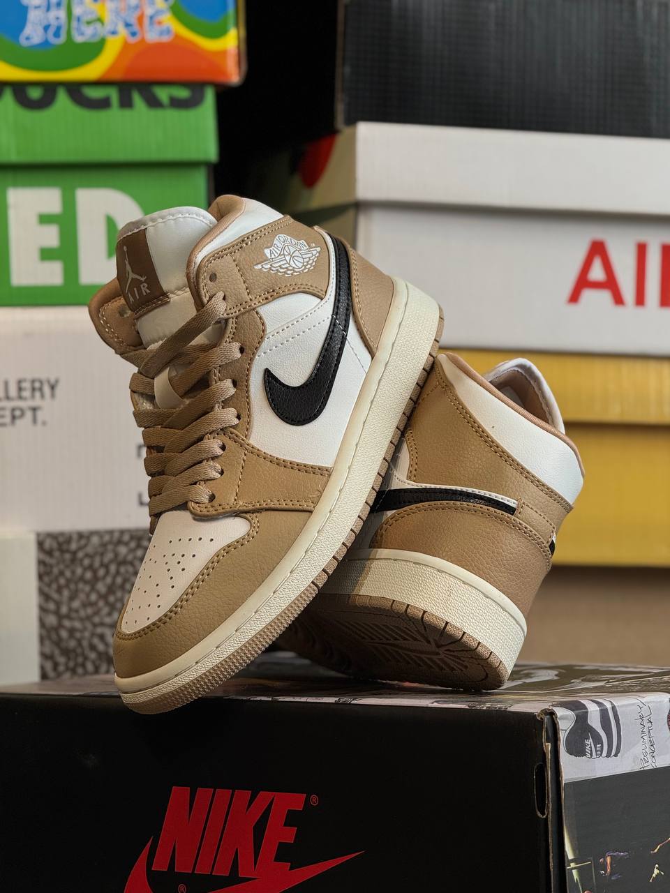 Air Jordan 1 Mid “Pale Vanilla