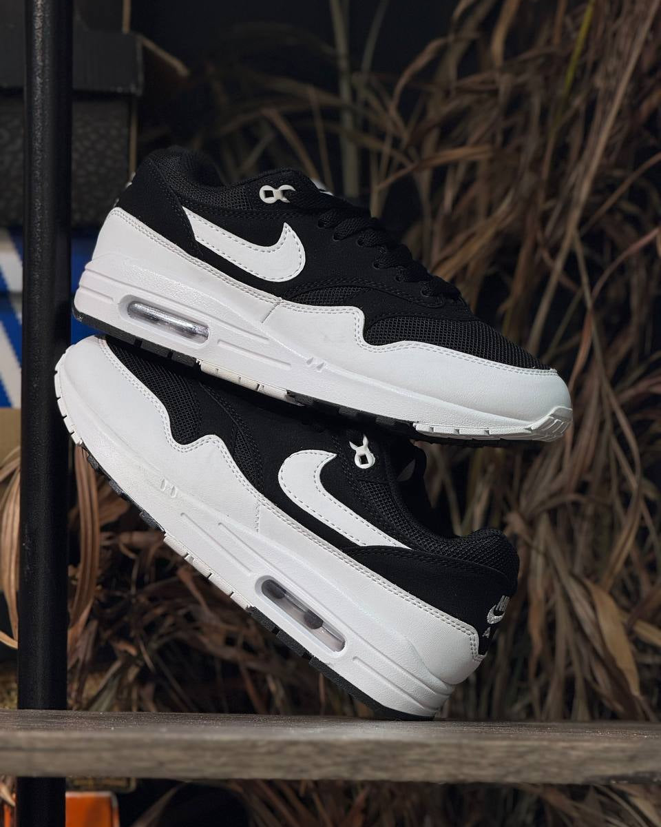 Nike Air Max 1 Black & White