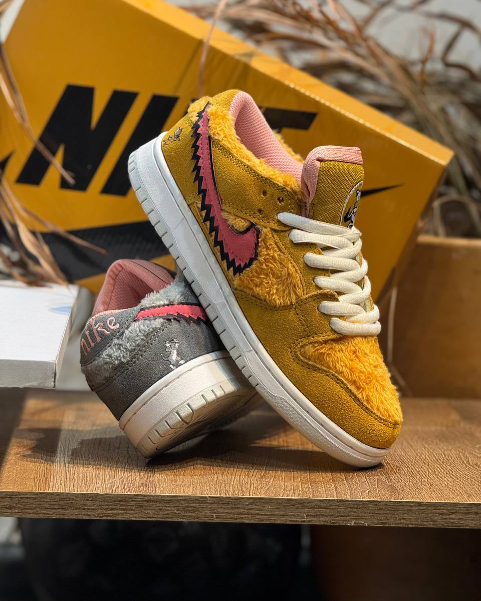 Nike SB Dunk Low “Tom & Jerry”