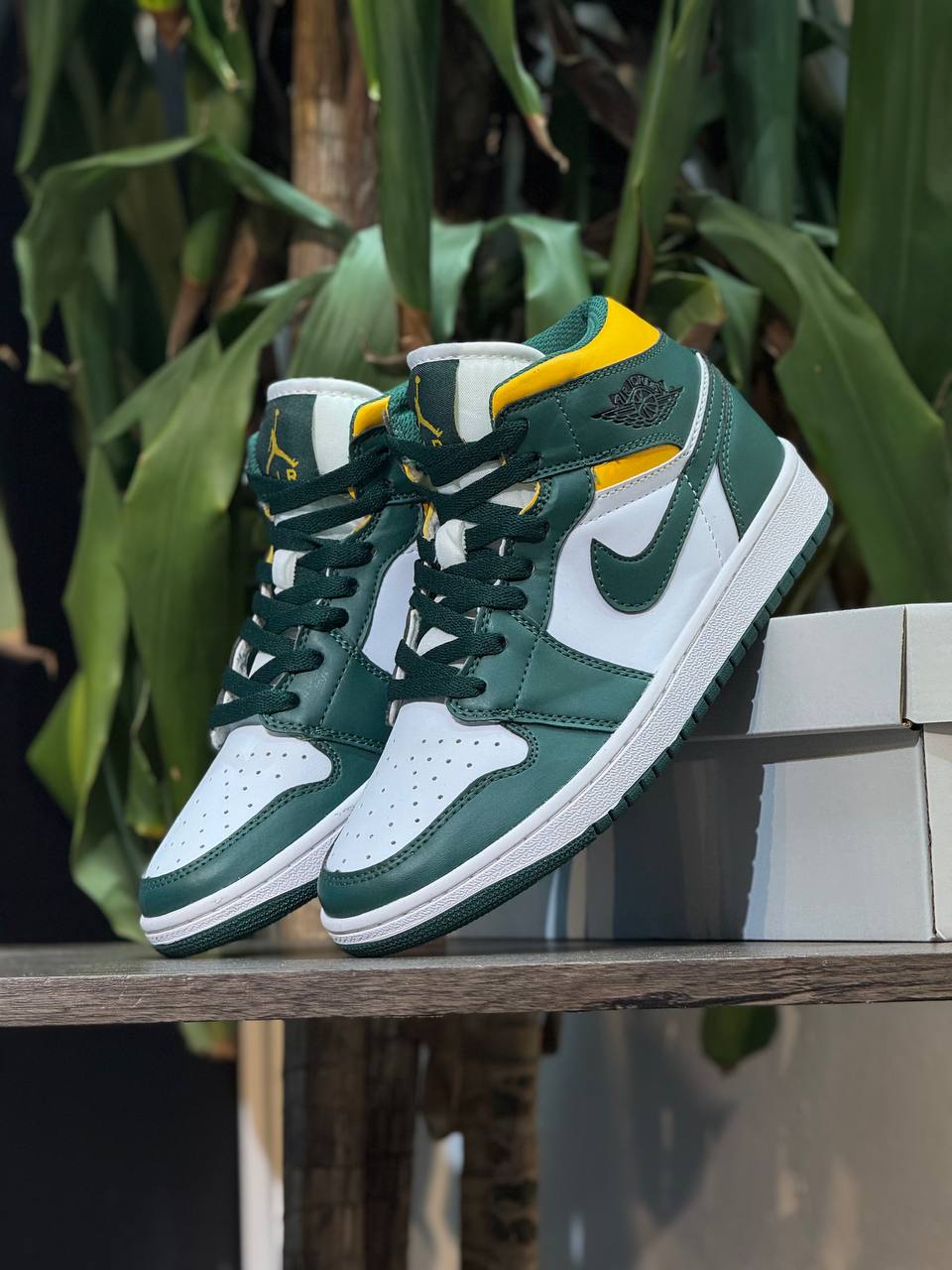 Air Jordan 1 Mid “Pine Green & University Gold