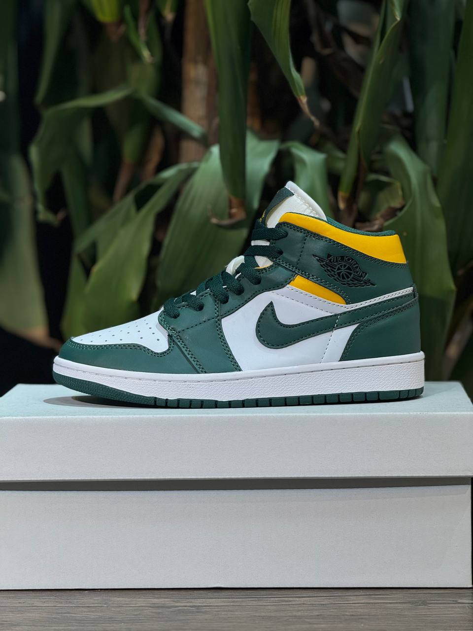 Air Jordan 1 Mid “Pine Green & University Gold