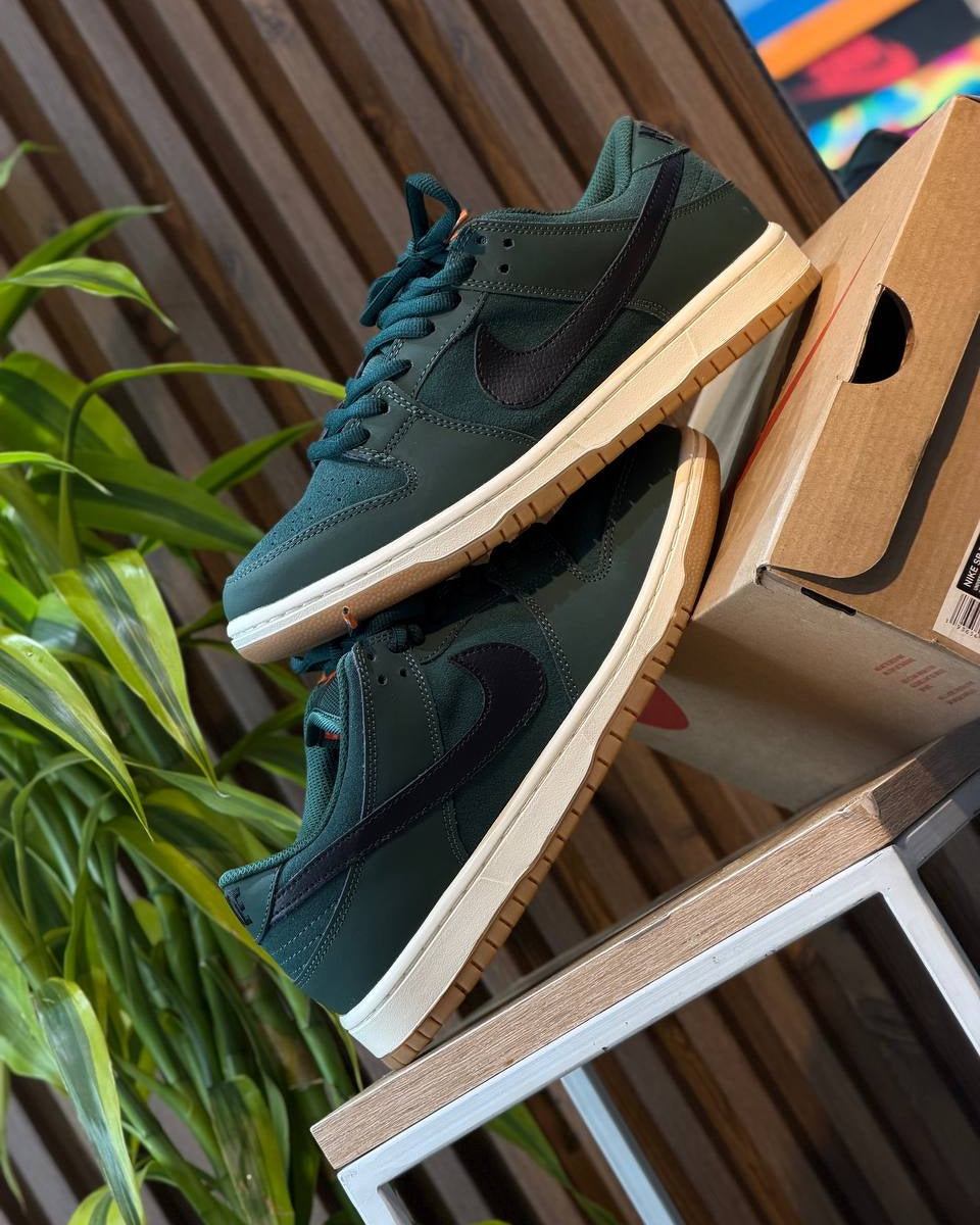 Nike SB Dunk Low Pro “Deep Fir”