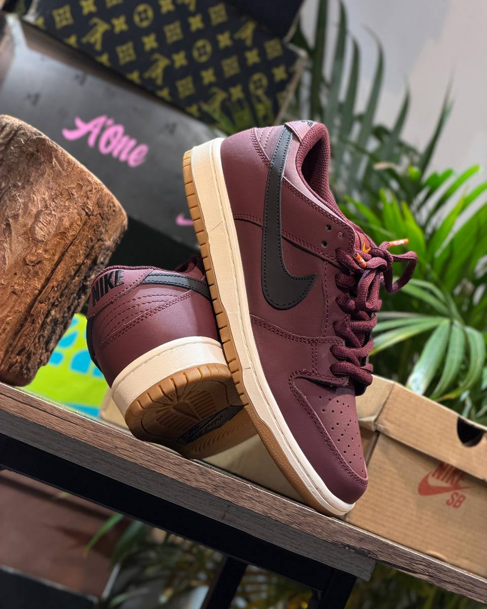 Nike SB Dunk Low Pro ISO Orange Label “Burgundy Crush”