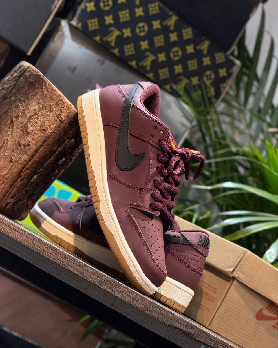 Nike SB Dunk Low Pro ISO Orange Label “Burgundy Crush”