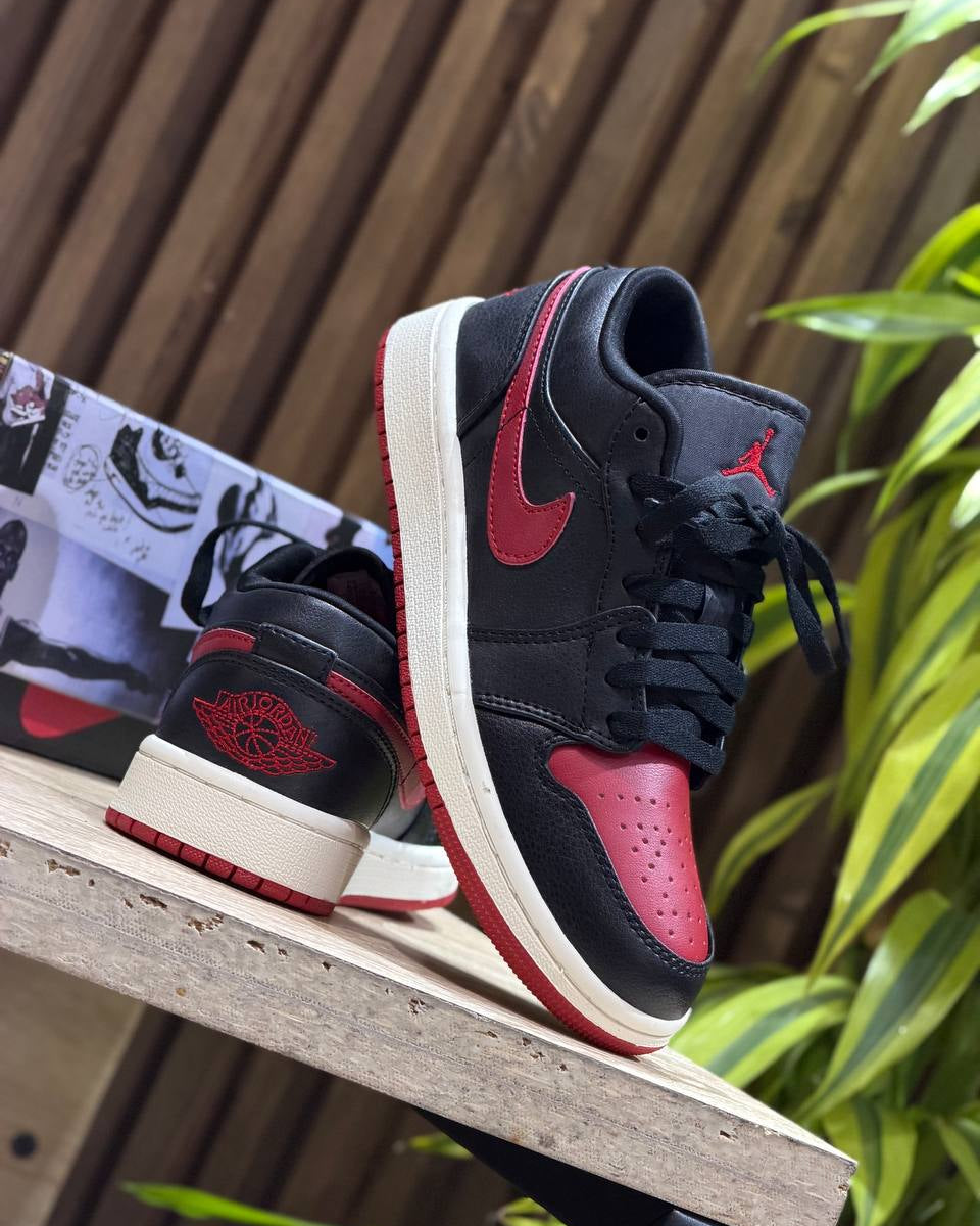 Air Jordan 1 Low “Black/University Red”