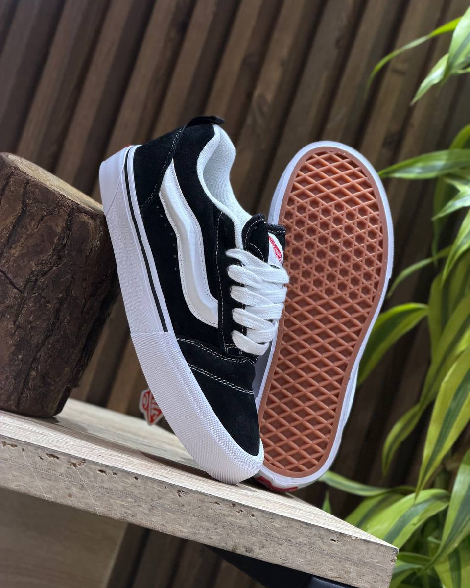 Vans Knu Skool “Black White”
