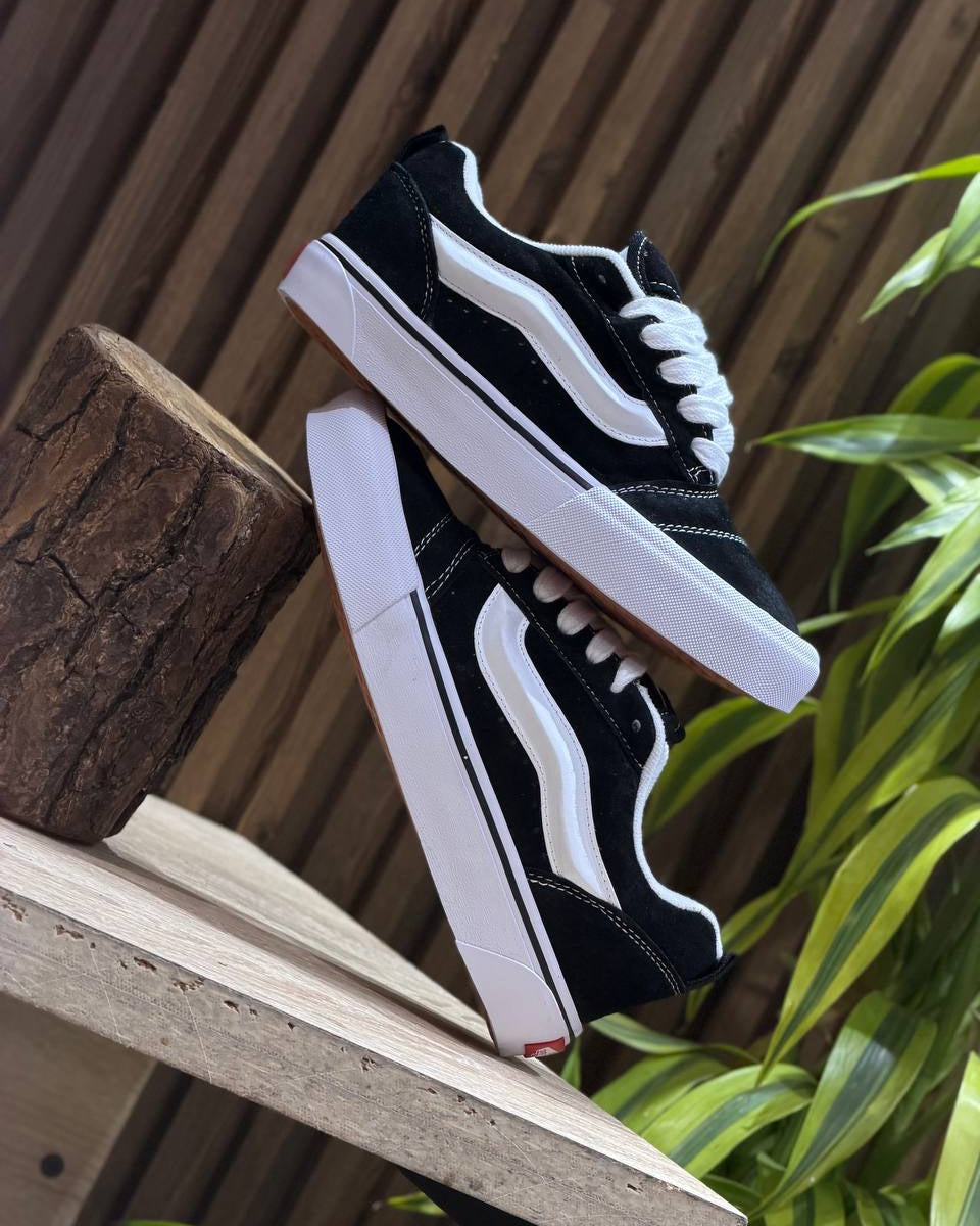 Vans Knu Skool “Black White”