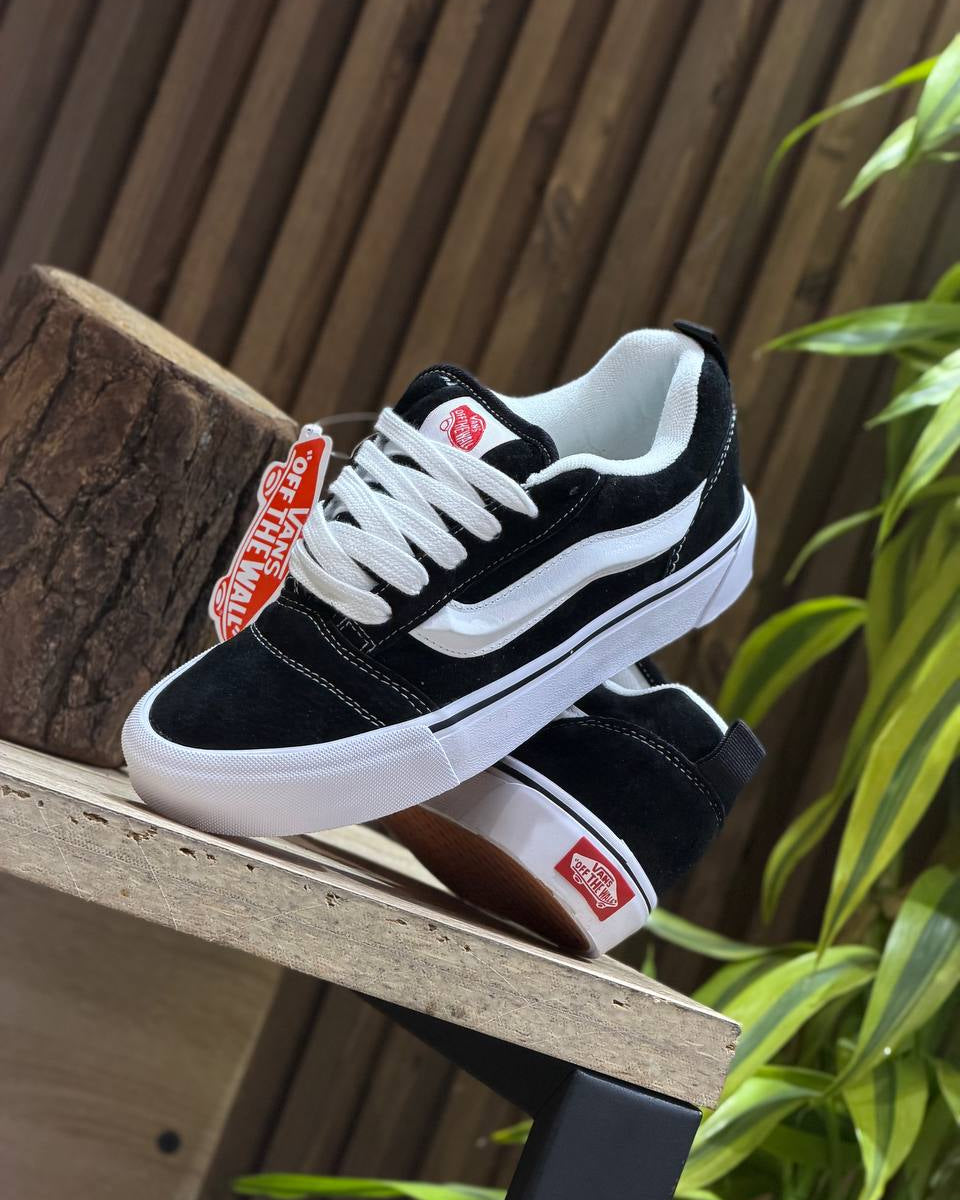 Vans Knu Skool “Black White”