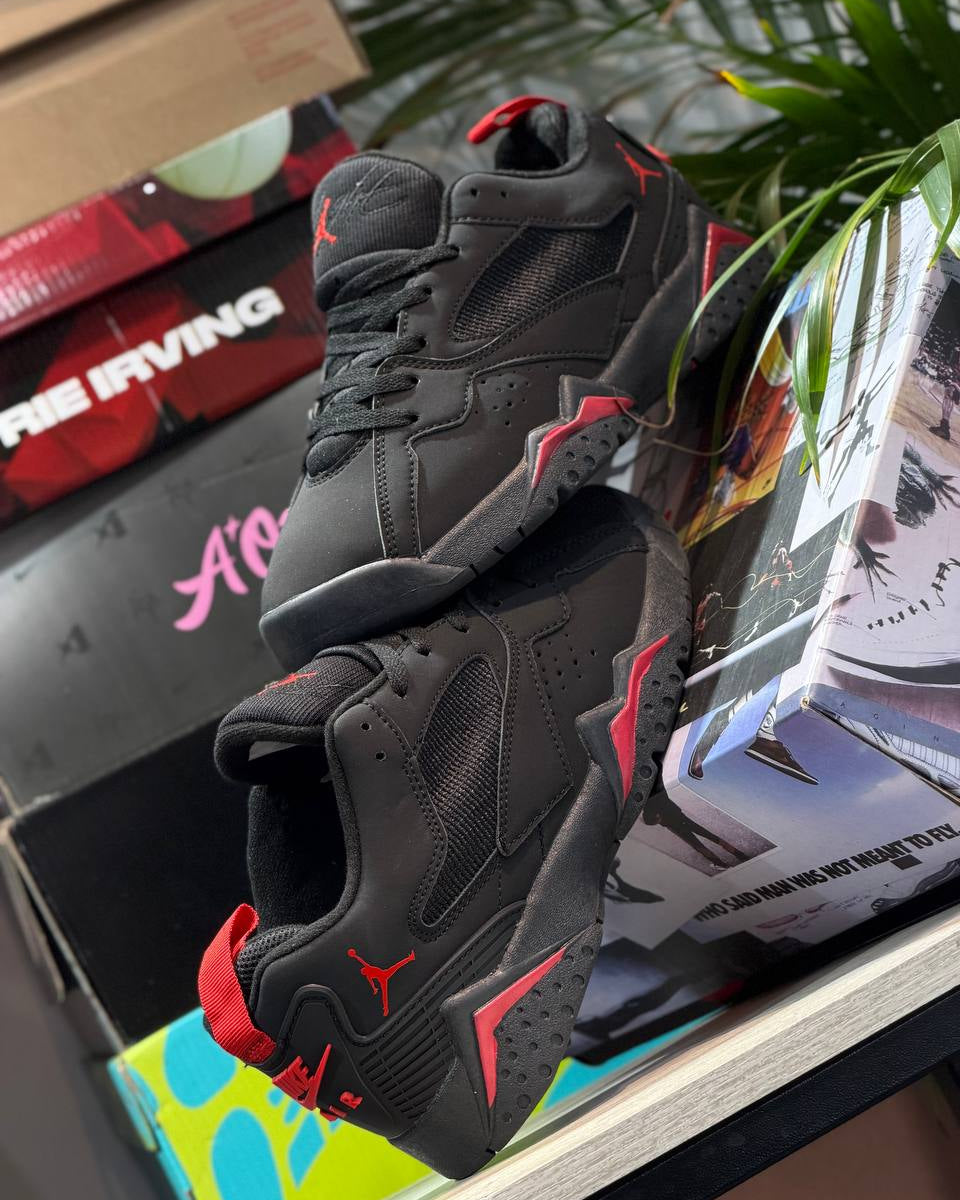 Jordan Flight Court “Black/Varsity Red”