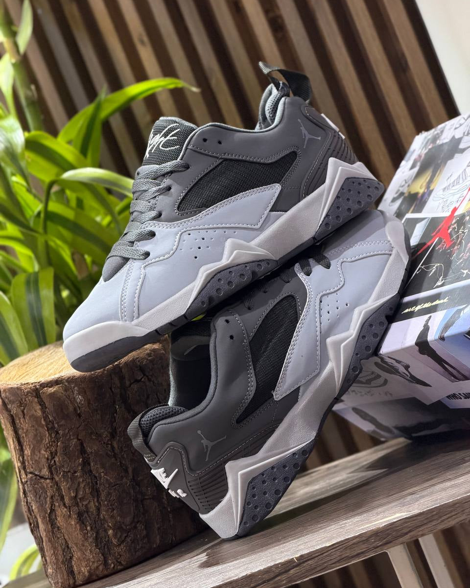 Jordan Flight Court “White/Vast Grey”