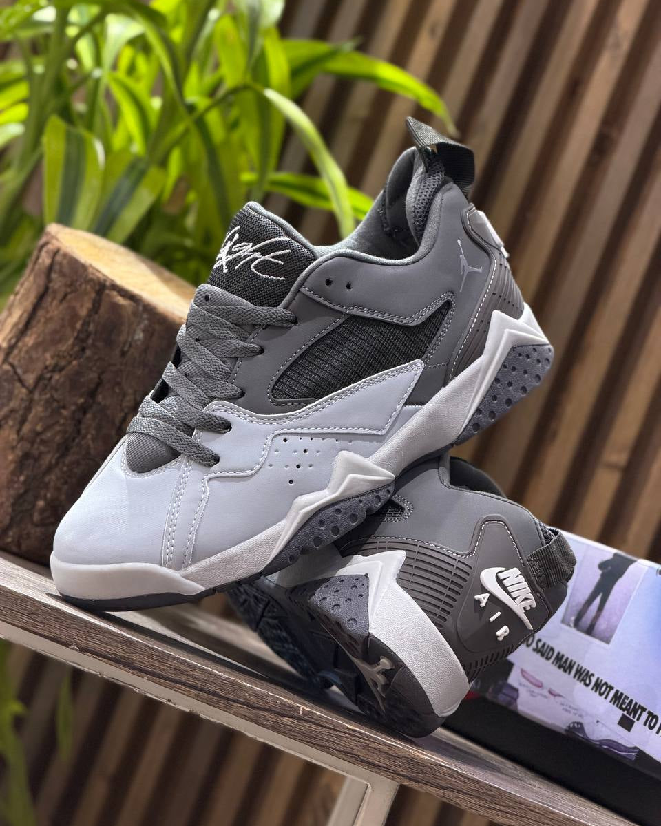 Jordan Flight Court “White/Vast Grey”