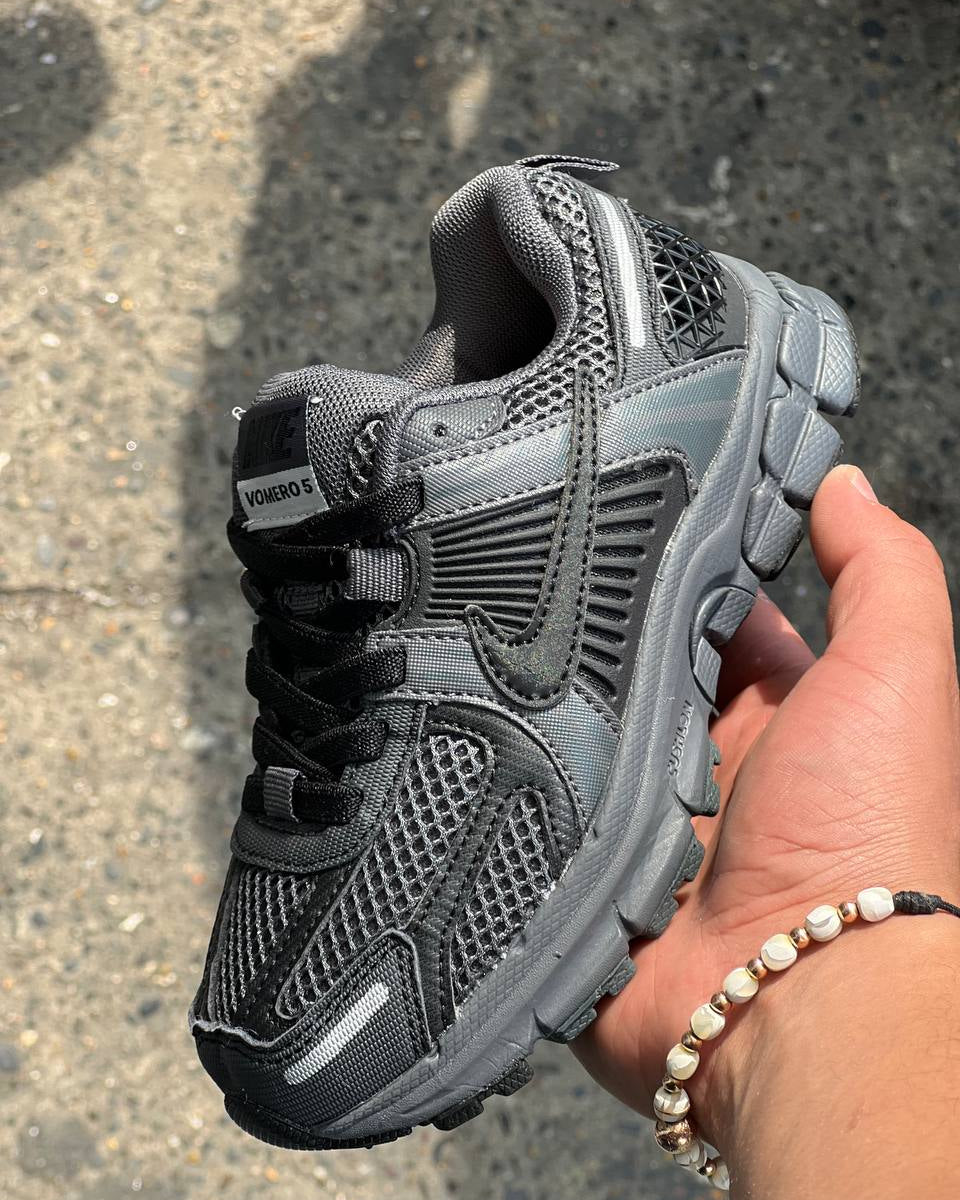 NIKE VOMERO KIDS