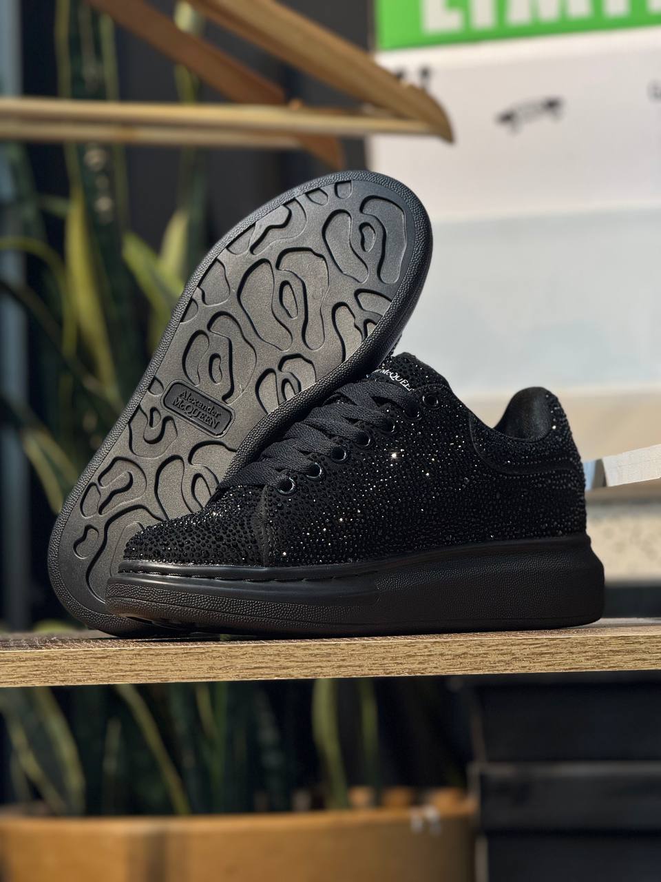 【初版】 ALEXANDER McQUEEN Alexander McQueen Oversized “Black Crystal” – Web Monkey Shoes