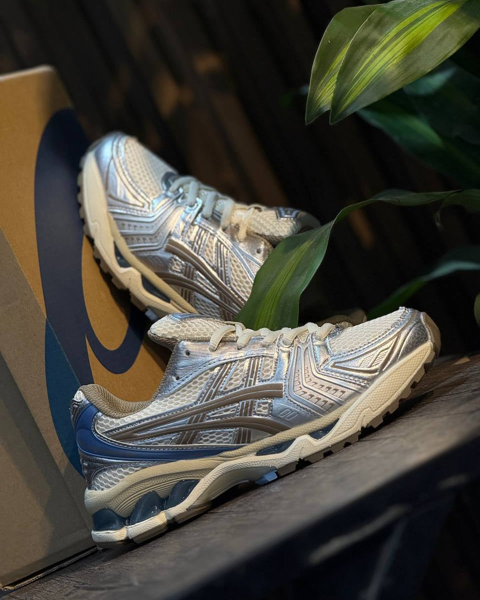 ASICS GEL-Kayano – Plata/Gris con Azul