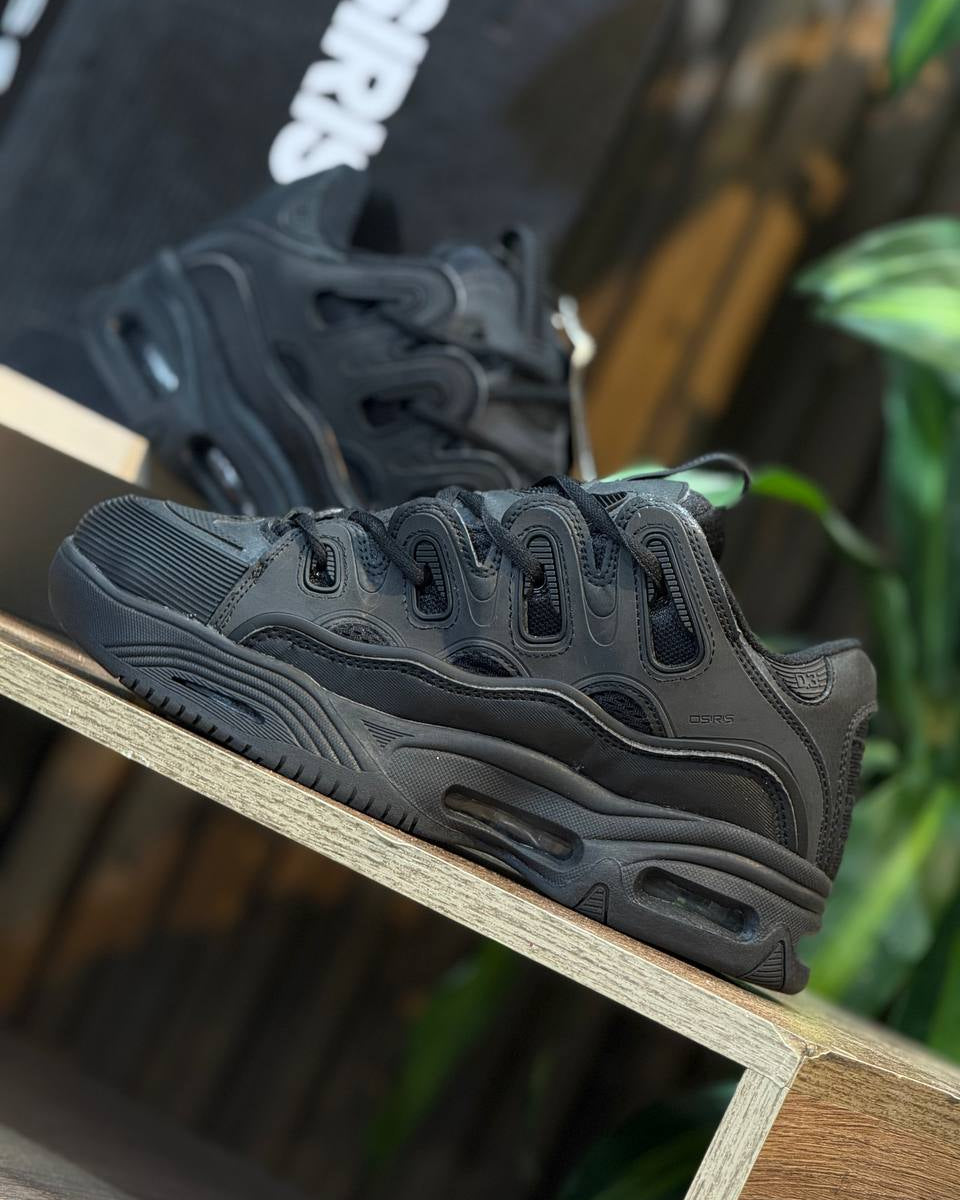 Osiris D3 (Triple Black)