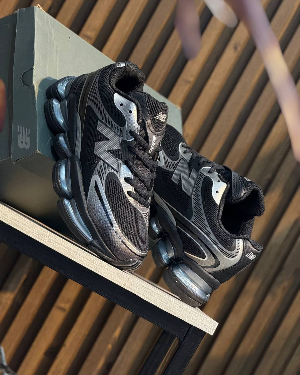 New Balance 2000 (Black / Silver)